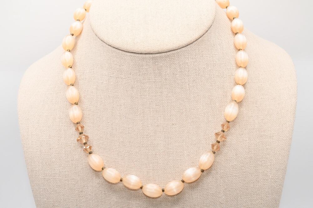 Vintage Lisner Moonglow Lucite Necklace Peach Beads Signed 17 Inch